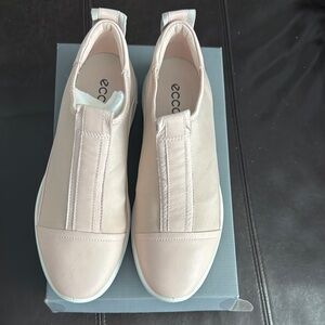 Ecco Women's Dusty pink Slip-On Sneakers EUR41 US 10